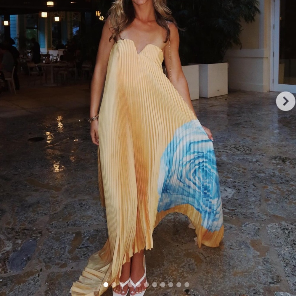 L'IDEE Black Tie Gown in Une Fleur Bleu